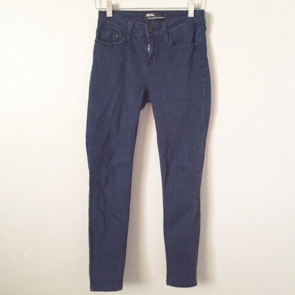 • bdg ankle grazer cigarette jeans •